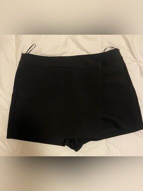Zara Black High-Waist Straight Skort